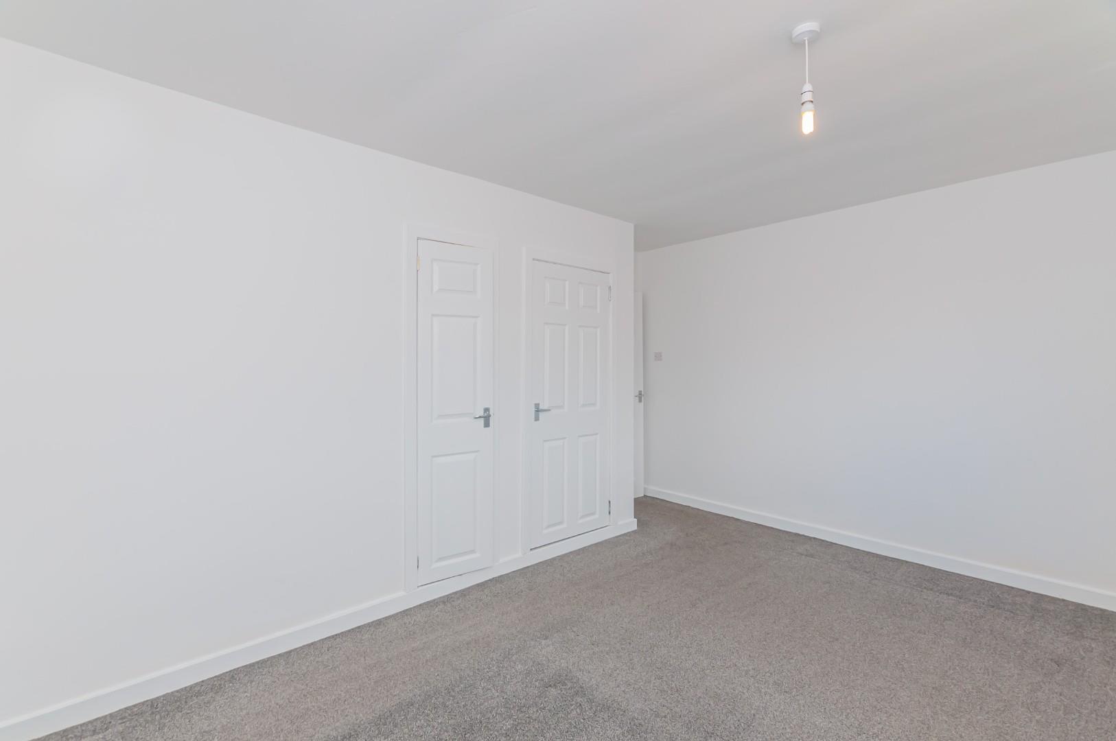 Master bedroom (2).jpg